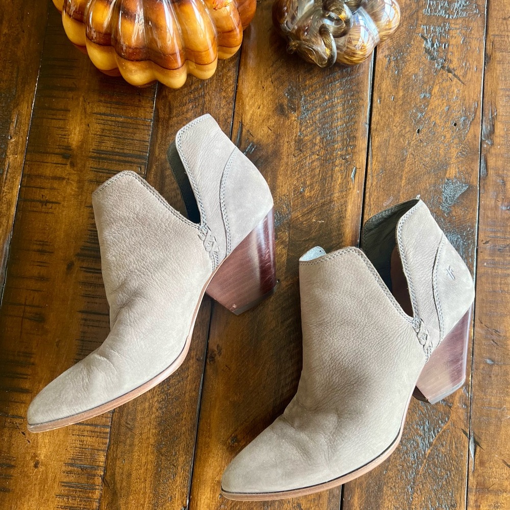Frye Reina Cut Out Ankle Boots, grey leather, size 10.